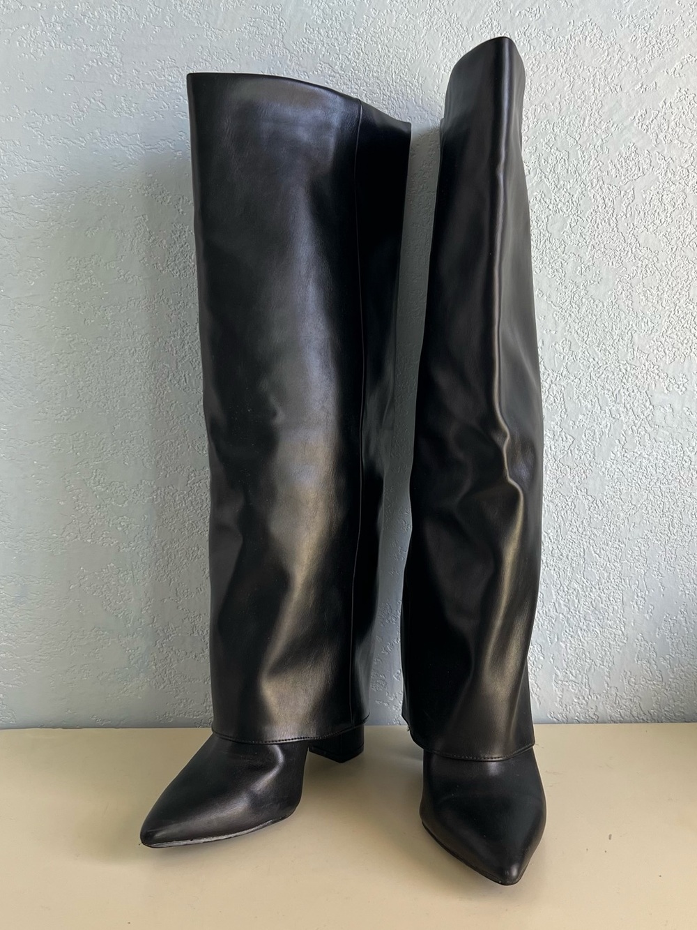 Black Knee High Boots Pointed Toe Minimalist Tall Boots Low Heel Size 5.5